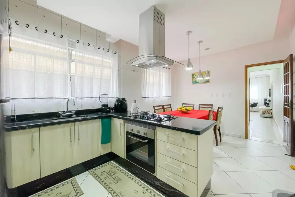 Casa, 3 quartos, 225 m² - Foto 1