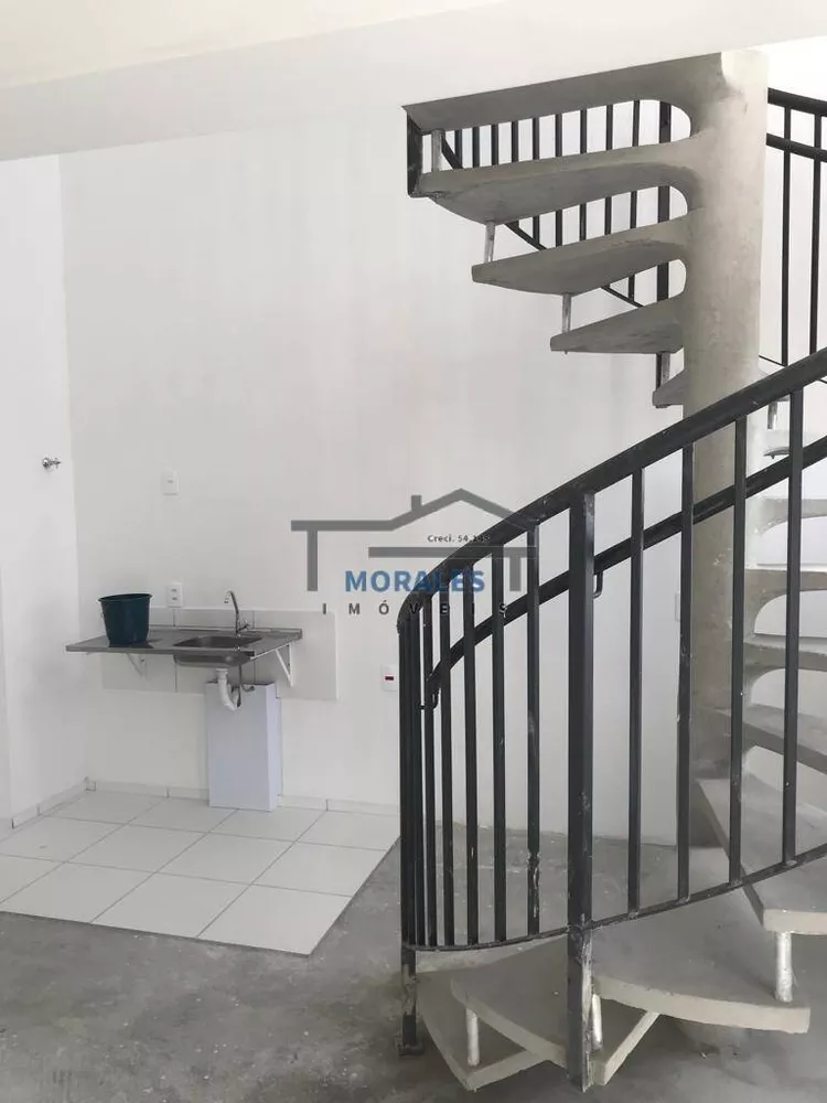 Apartamento à venda com 1 quarto, 36m² - Foto 2