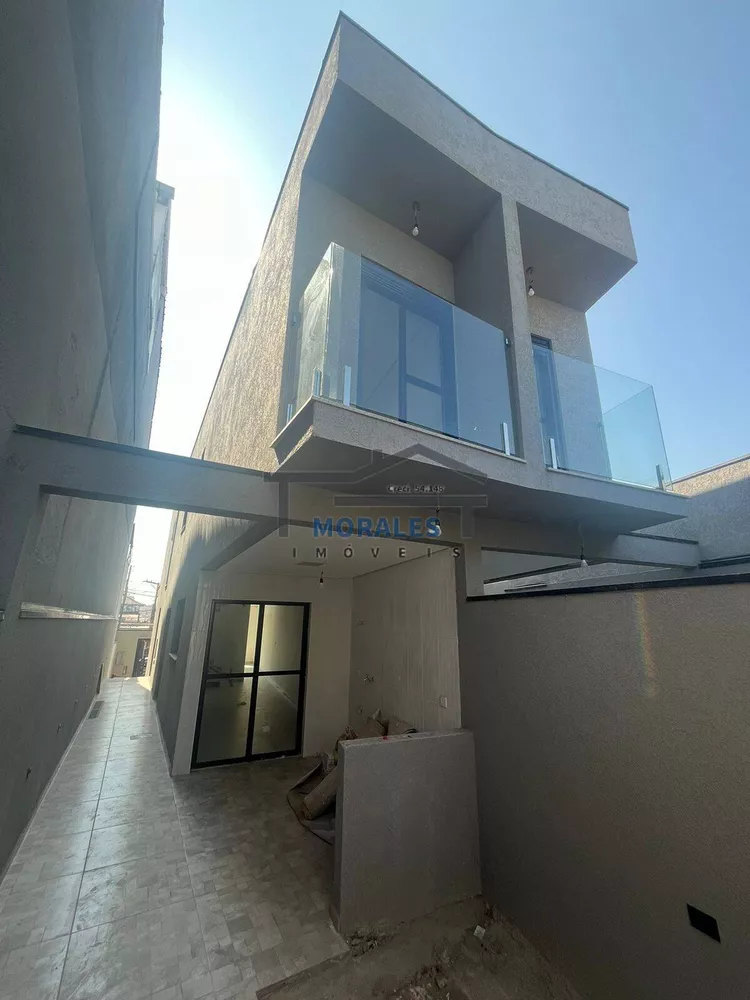 Sobrado à venda com 3 quartos, 130m² - Foto 1