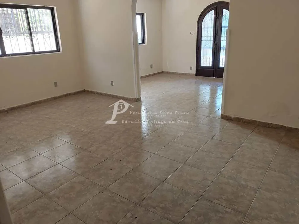 Casa, 5 quartos, 250 m² - Foto 4
