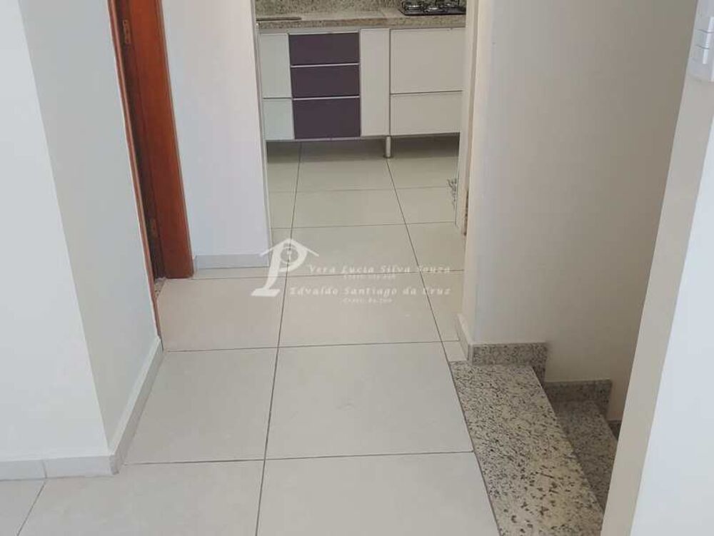 Casa à venda com 2 quartos, 75m² - Foto 3
