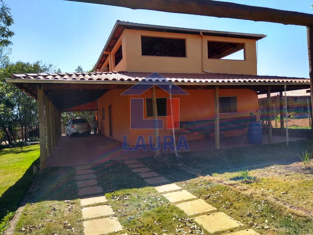 Chácara, 3 quartos, 1400 m² - Foto 1