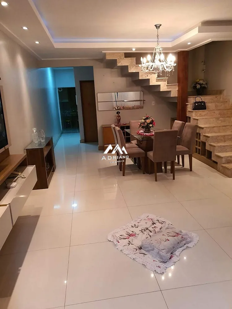 Casa, 5 quartos, 270 m² - Foto 1