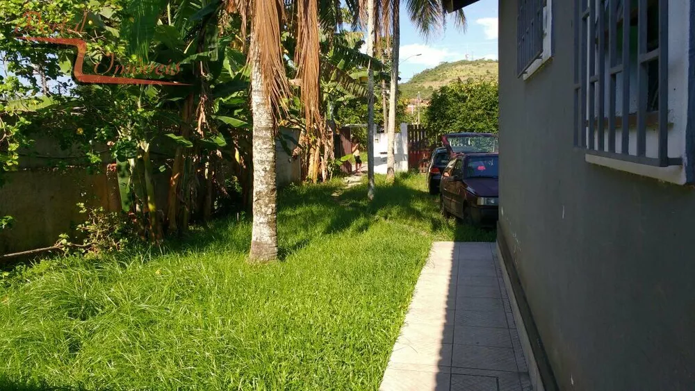 Casa à venda com 3 quartos, 210m² - Foto 2