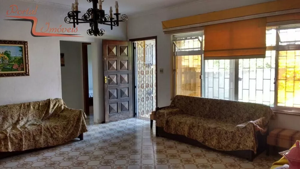 Casa à venda com 3 quartos, 210m² - Foto 1