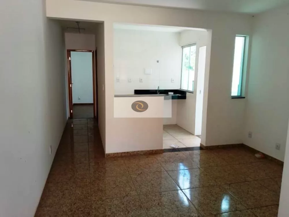 Casa à venda com 3 quartos, 100m² - Foto 1