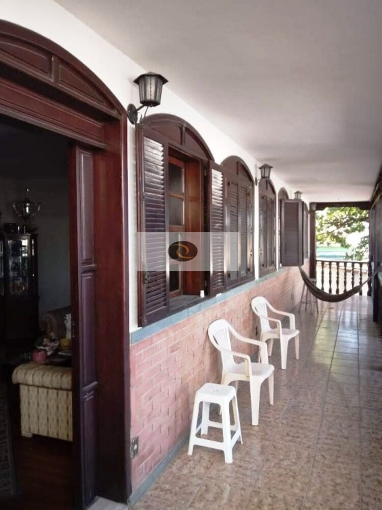 Casa à venda com 4 quartos, 360m² - Foto 1