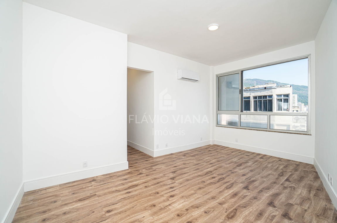 Apartamento à venda com 4 quartos, 130m² - Foto 2