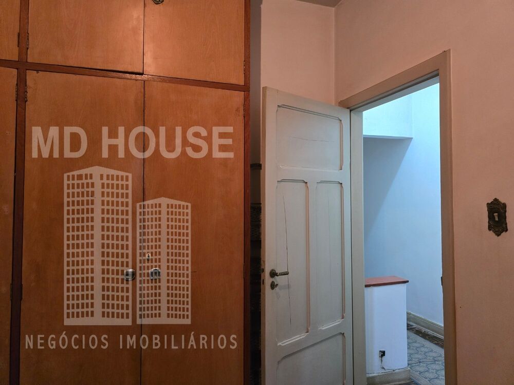 Casa à venda e aluguel com 3 quartos, 150m² - Foto 2