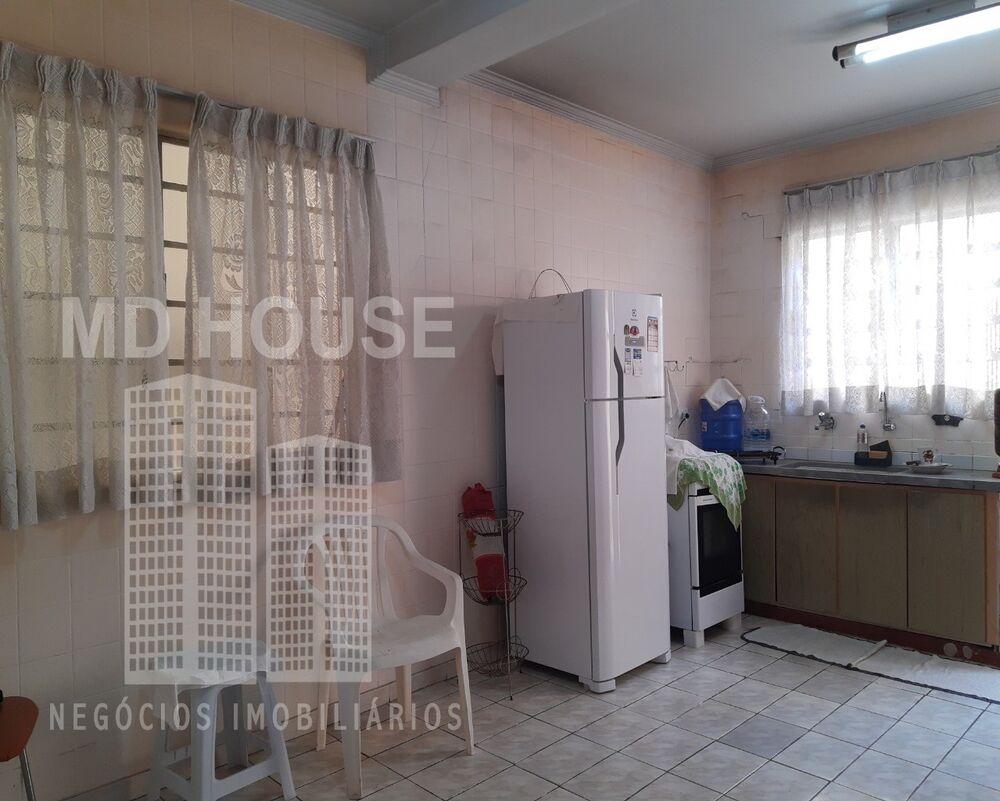 Casa à venda e aluguel com 3 quartos, 150m² - Foto 1