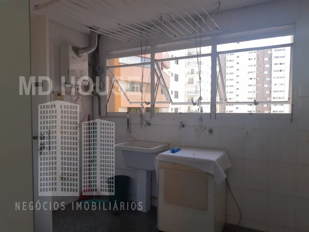 Apartamento, 3 quartos, 209 m² - Foto 2