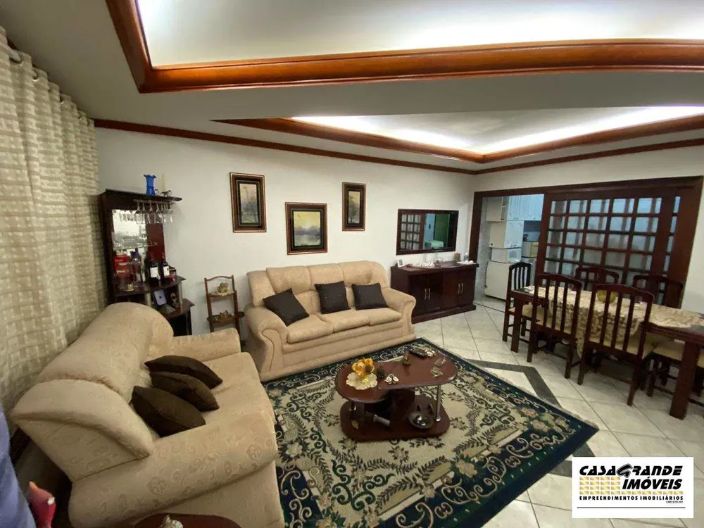 Casa, 3 quartos, 183 m² - Foto 1