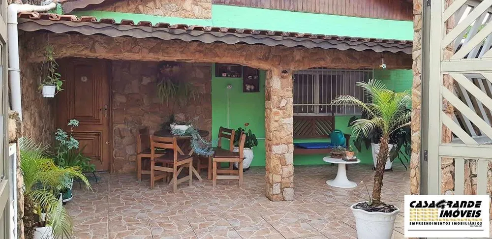 Casa, 3 quartos, 169 m² - Foto 2