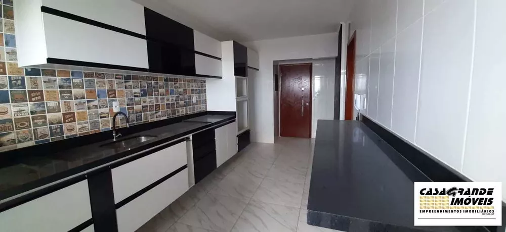 Apartamento à venda com 3 quartos, 159m² - Foto 4