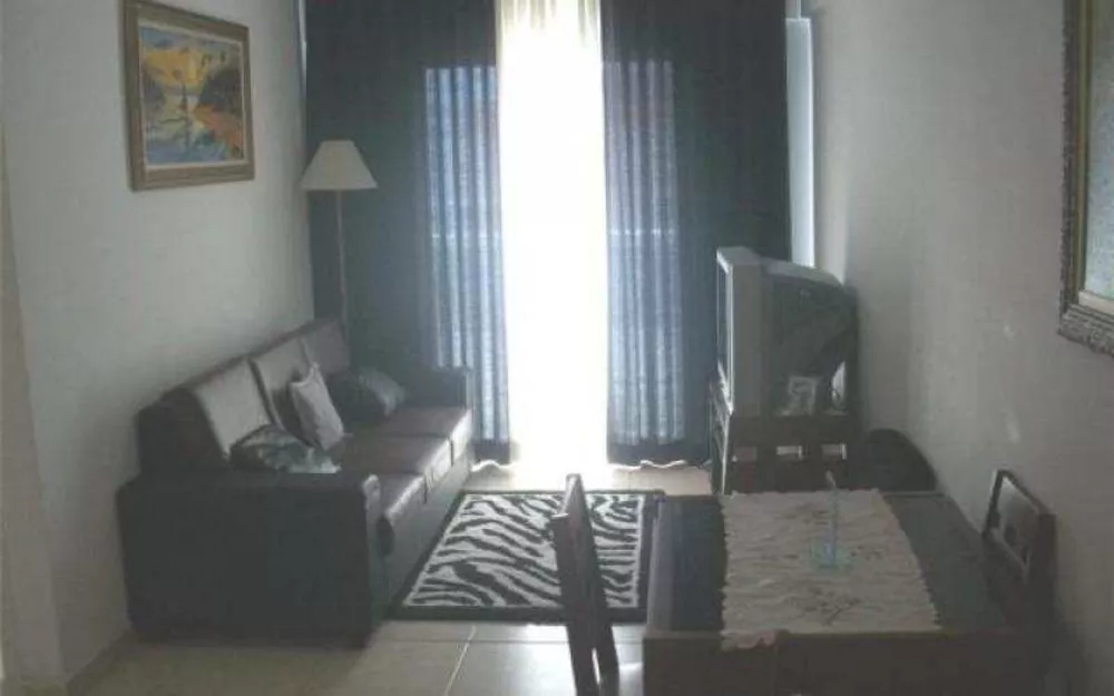 Apartamento à venda com 2 quartos, 70m² - Foto 2