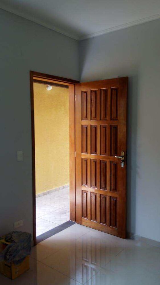 Casa à venda com 2 quartos, 70m² - Foto 3