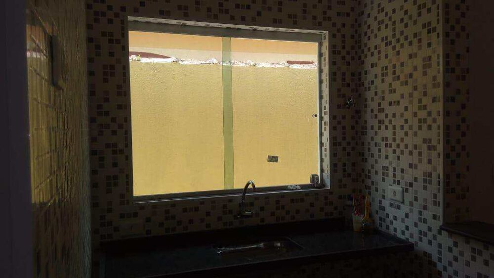 Casa à venda com 2 quartos, 70m² - Foto 4