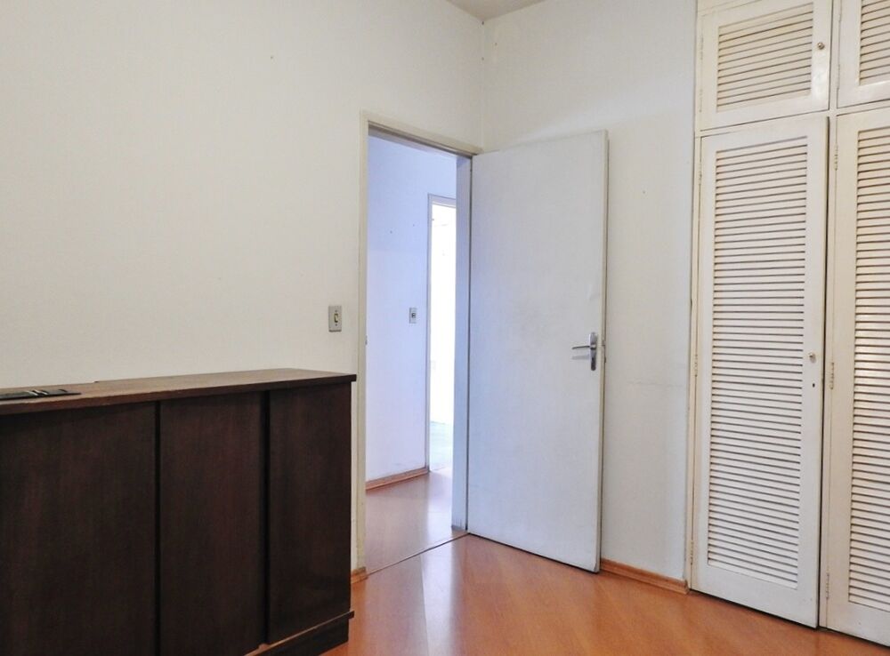 Casa Comercial à venda com 3 quartos, 180m² - Foto 8