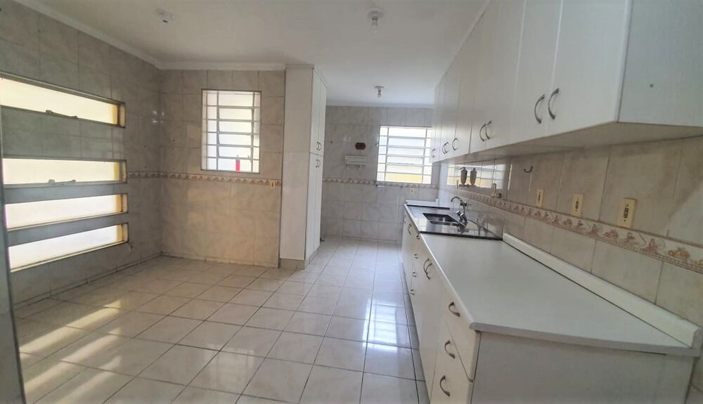Casa, 3 quartos, 230 m² - Foto 2