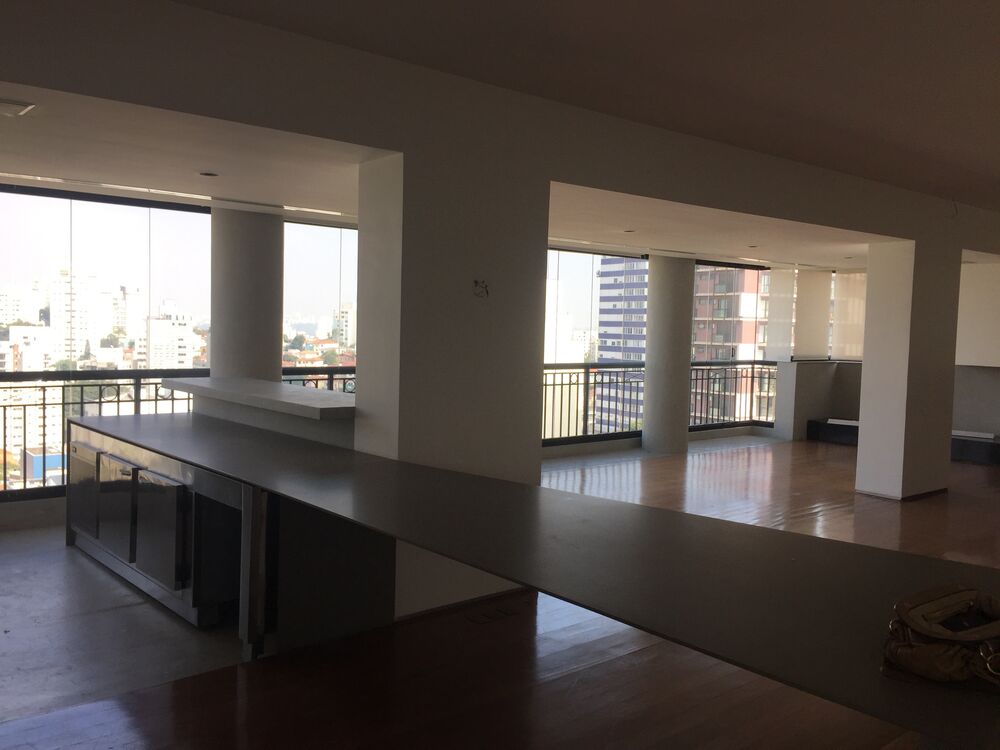 Apartamento, 3 quartos, 215 m² - Foto 1