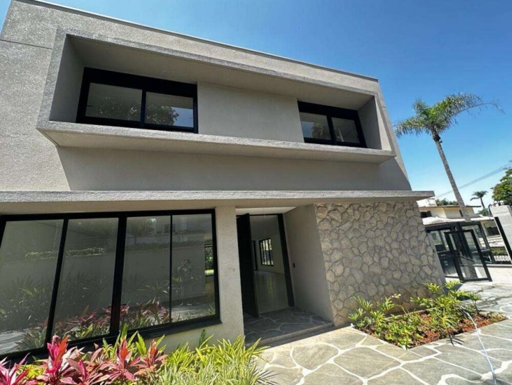 Casa à venda com 4 quartos, 943m² - Foto 1