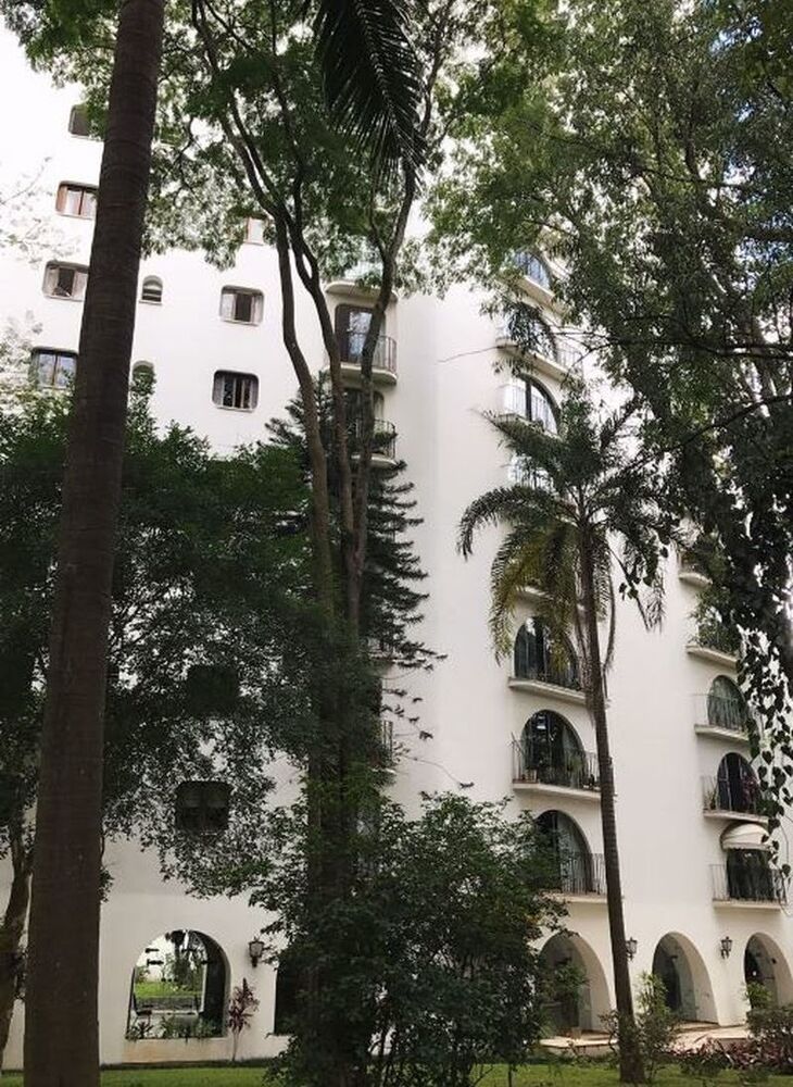 Apartamento para alugar com 5 quartos, 240m² - Foto 1