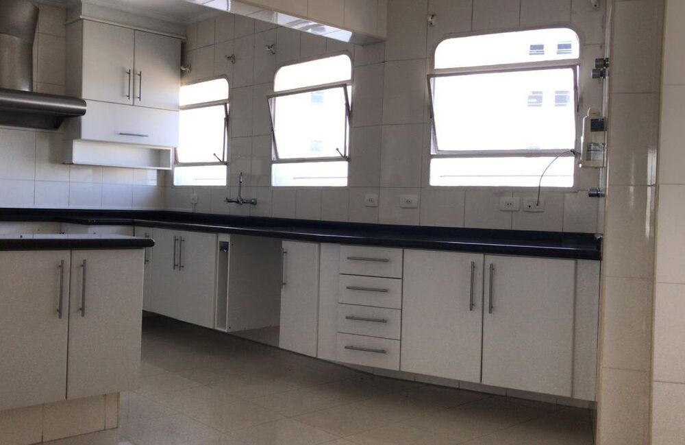 Apartamento para alugar com 5 quartos, 240m² - Foto 11