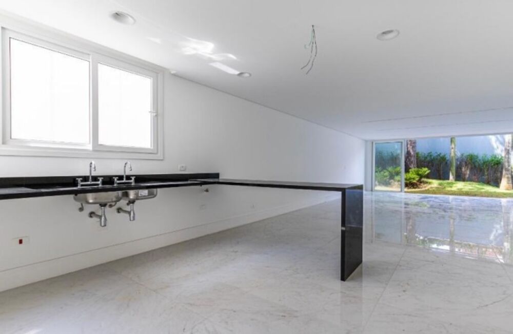 Casa à venda com 4 quartos, 525m² - Foto 4
