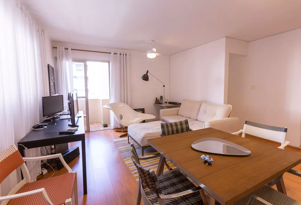 Apartamento à venda com 2 quartos, 70m² - Foto 2