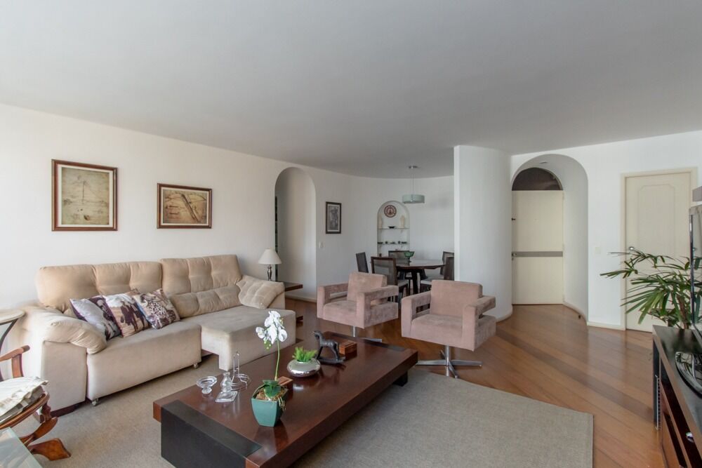 Apartamento à venda com 3 quartos, 150m² - Foto 1