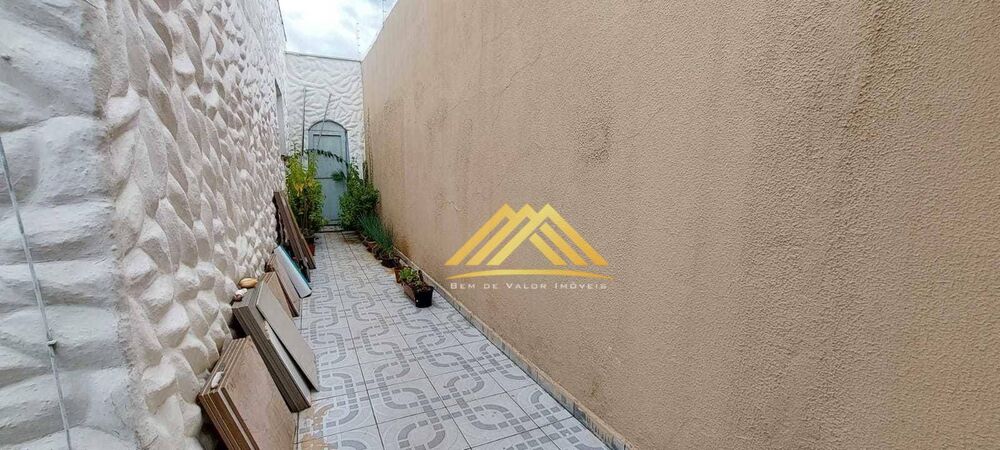 Casa à venda com 4 quartos, 191m² - Foto 4