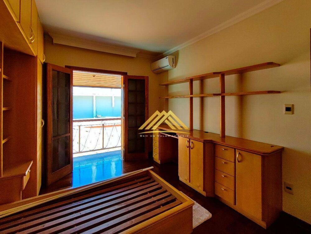 Casa à venda com 3 quartos, 300M2 - Foto 4