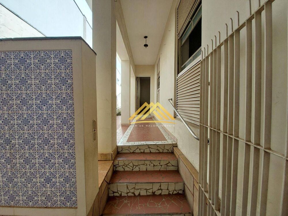 Casa à venda com 3 quartos, 179m² - Foto 3
