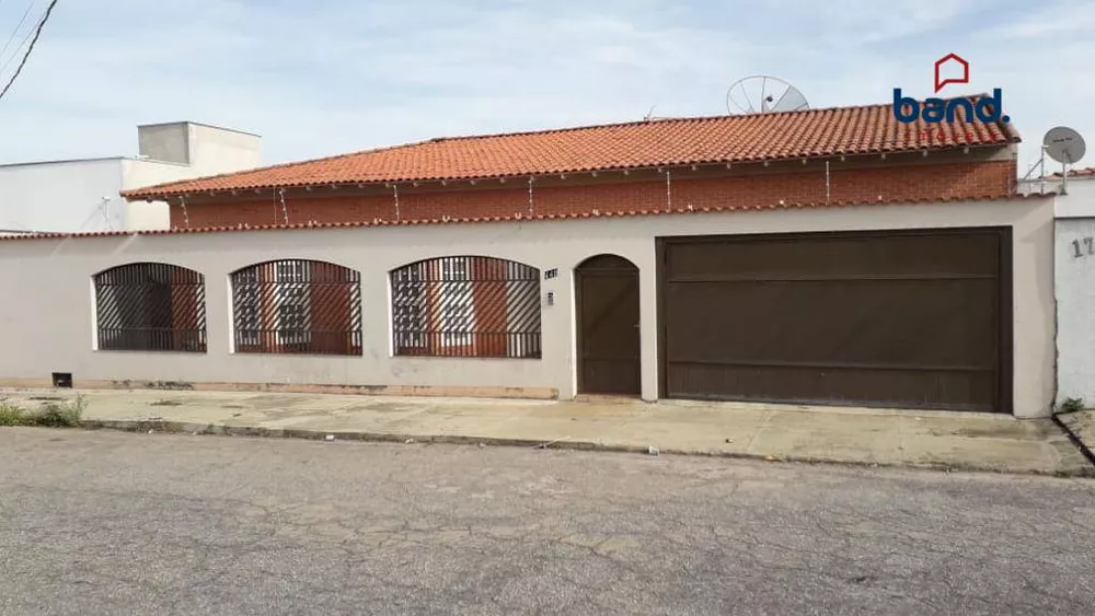 Casa à venda com 4 quartos, 1000m² - Foto 1