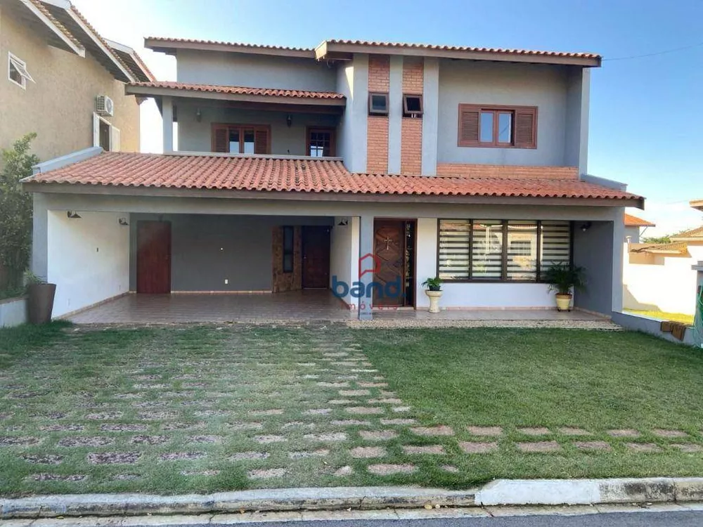 Casa à venda com 4 quartos, 273m² - Foto 1