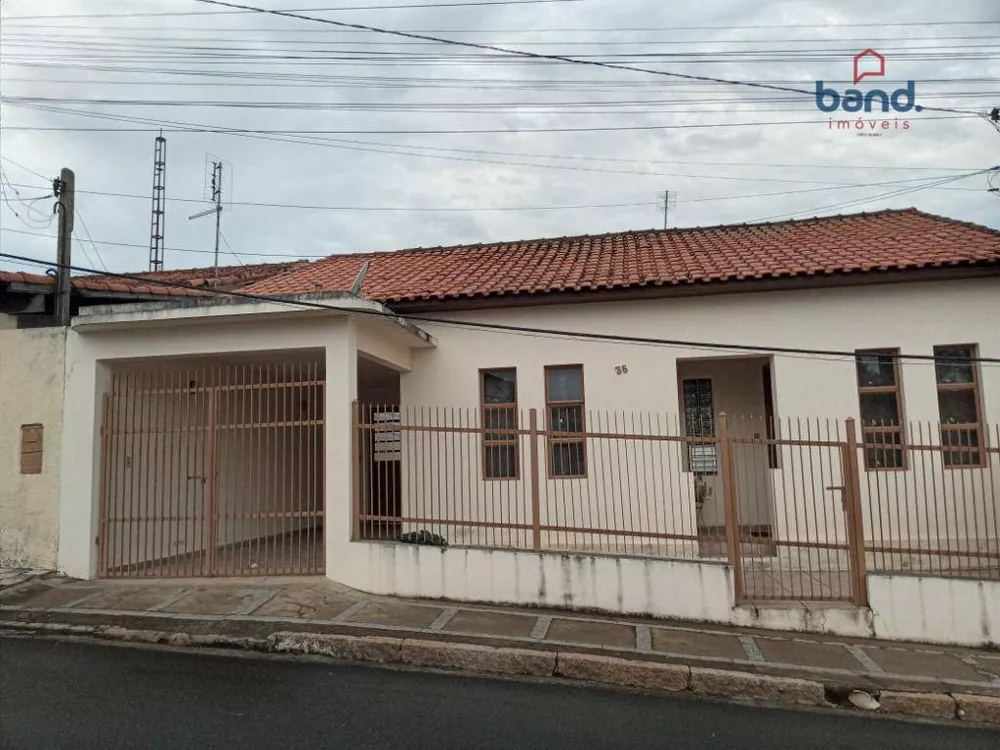 Casa à venda com 2 quartos, 210m² - Foto 1