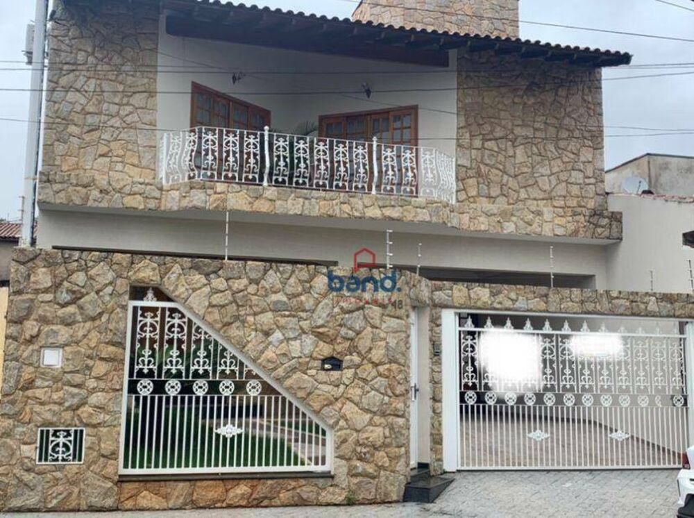 Casa, 4 quartos, 264 m² - Foto 1