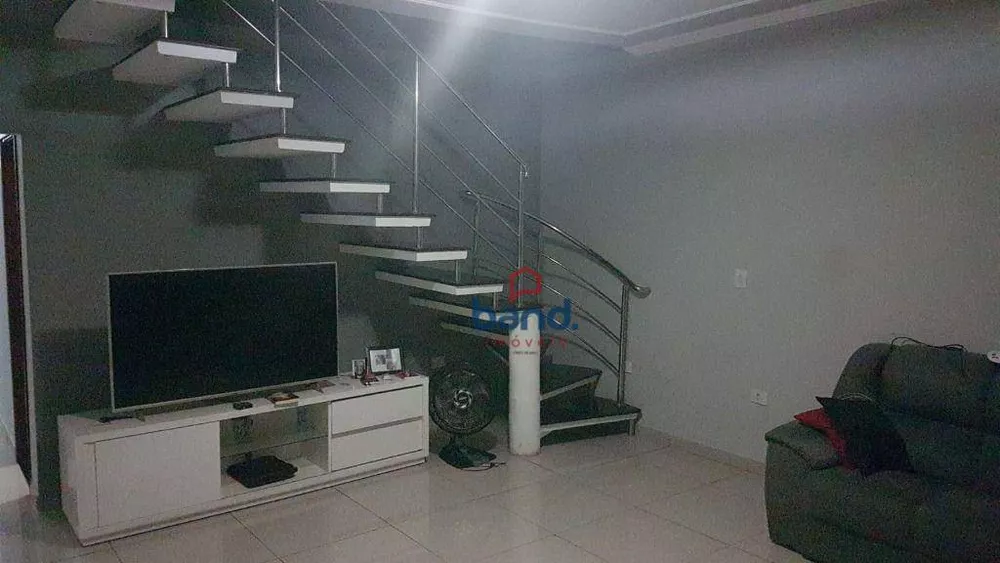 Casa à venda com 3 quartos, 199m² - Foto 2