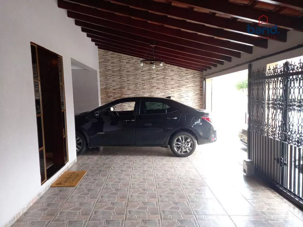 Casa à venda com 3 quartos, 205m² - Foto 2