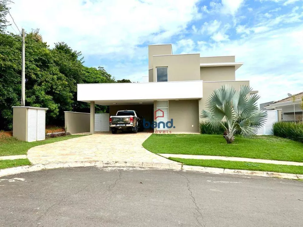 Casa de Condomínio à venda com 3 quartos, 240m² - Foto 1