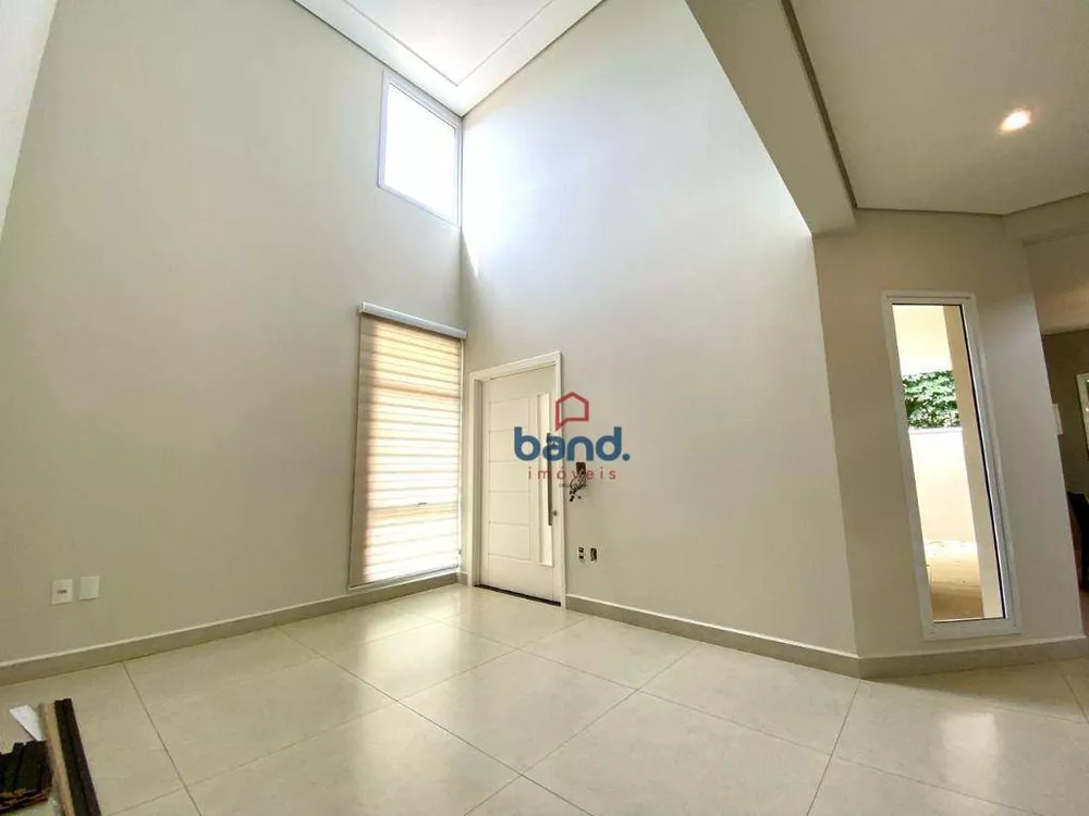 Casa de Condomínio à venda com 3 quartos, 240m² - Foto 2