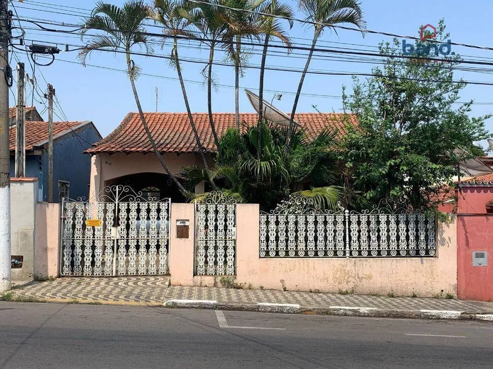 Casa à venda com 3 quartos, 388m² - Foto 1