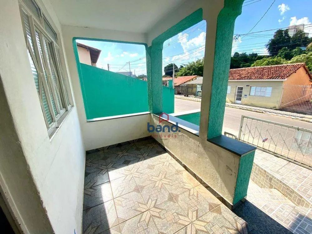 Casa à venda com 3 quartos, 150m² - Foto 2