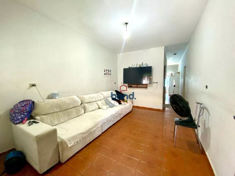 Casa à venda com 3 quartos, 126m² - Foto 2