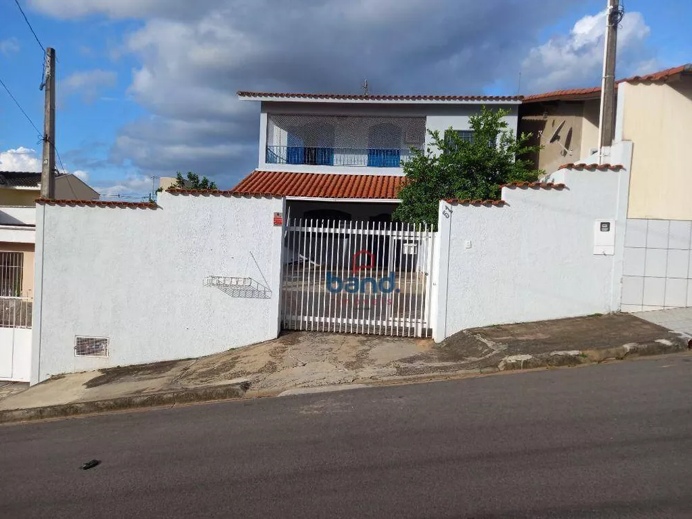 Casa à venda com 3 quartos, 197m² - Foto 1