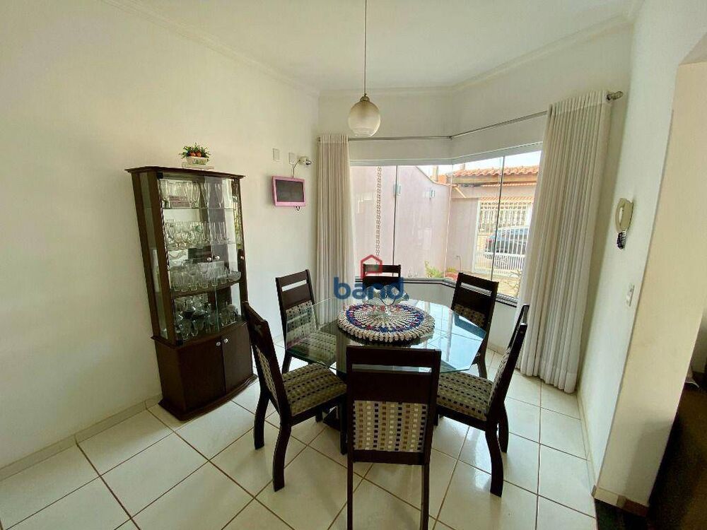 Casa, 3 quartos, 200 m² - Foto 6