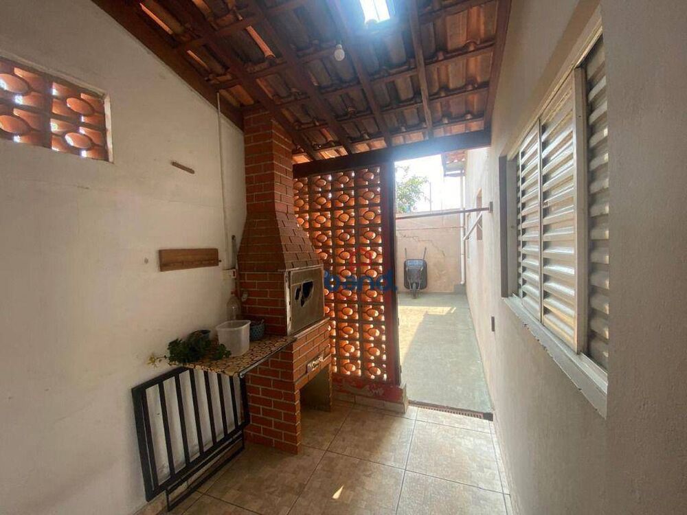 Casa à venda com 2 quartos, 70m² - Foto 3