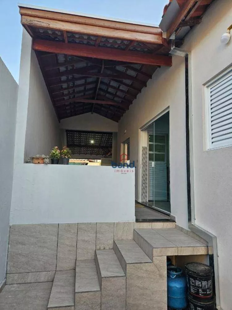 Casa à venda com 2 quartos, 67m² - Foto 2