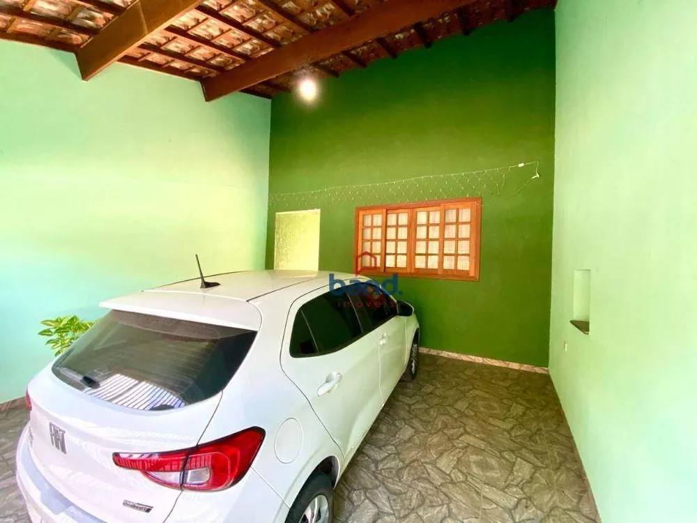 Casa à venda com 3 quartos, 162m² - Foto 3