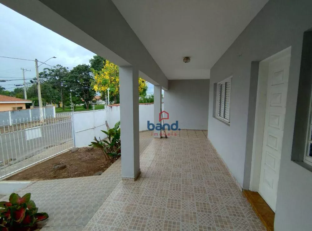 Casa para alugar com 2 quartos, 200m² - Foto 2